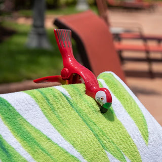 Summertime Beach Towel Clip (2 Pack) (Parrot)