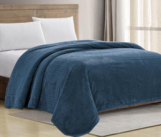 Superior Chevron Braided Blanket - Queen - Navy